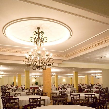 Hotel-Restaurante Cerrillo San Marcos Diezma Bagian luar foto