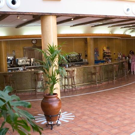 Hotel-Restaurante Cerrillo San Marcos Diezma Bagian luar foto
