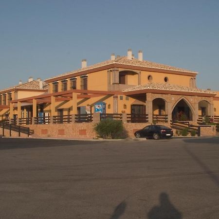Hotel-Restaurante Cerrillo San Marcos Diezma Bagian luar foto
