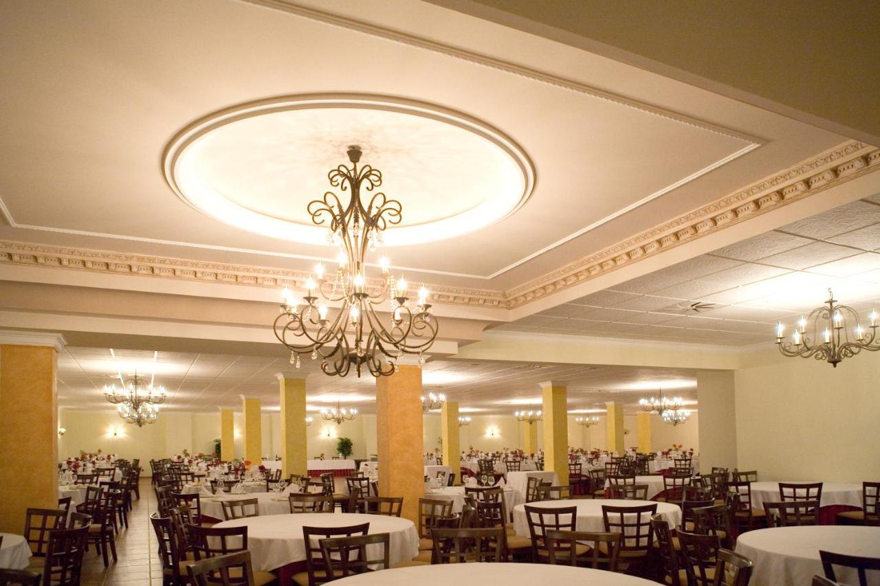 Hotel-Restaurante Cerrillo San Marcos Diezma Bagian luar foto