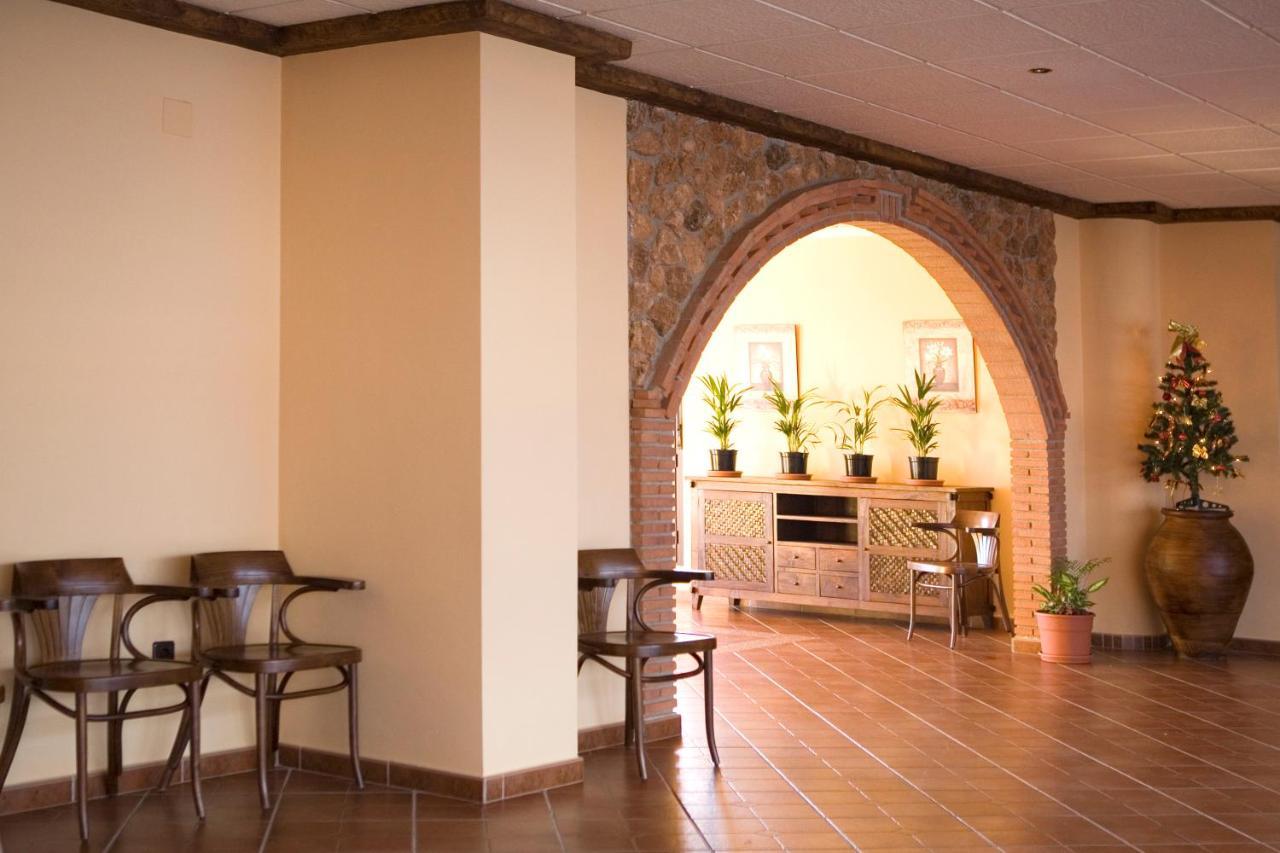 Hotel-Restaurante Cerrillo San Marcos Diezma Bagian luar foto