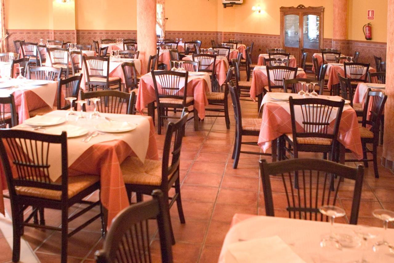 Hotel-Restaurante Cerrillo San Marcos Diezma Bagian luar foto