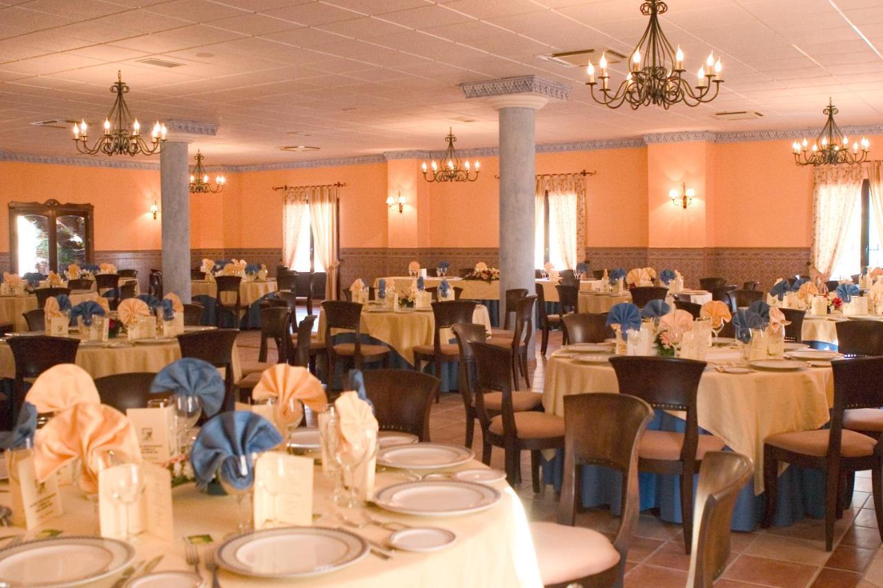 Hotel-Restaurante Cerrillo San Marcos Diezma Bagian luar foto