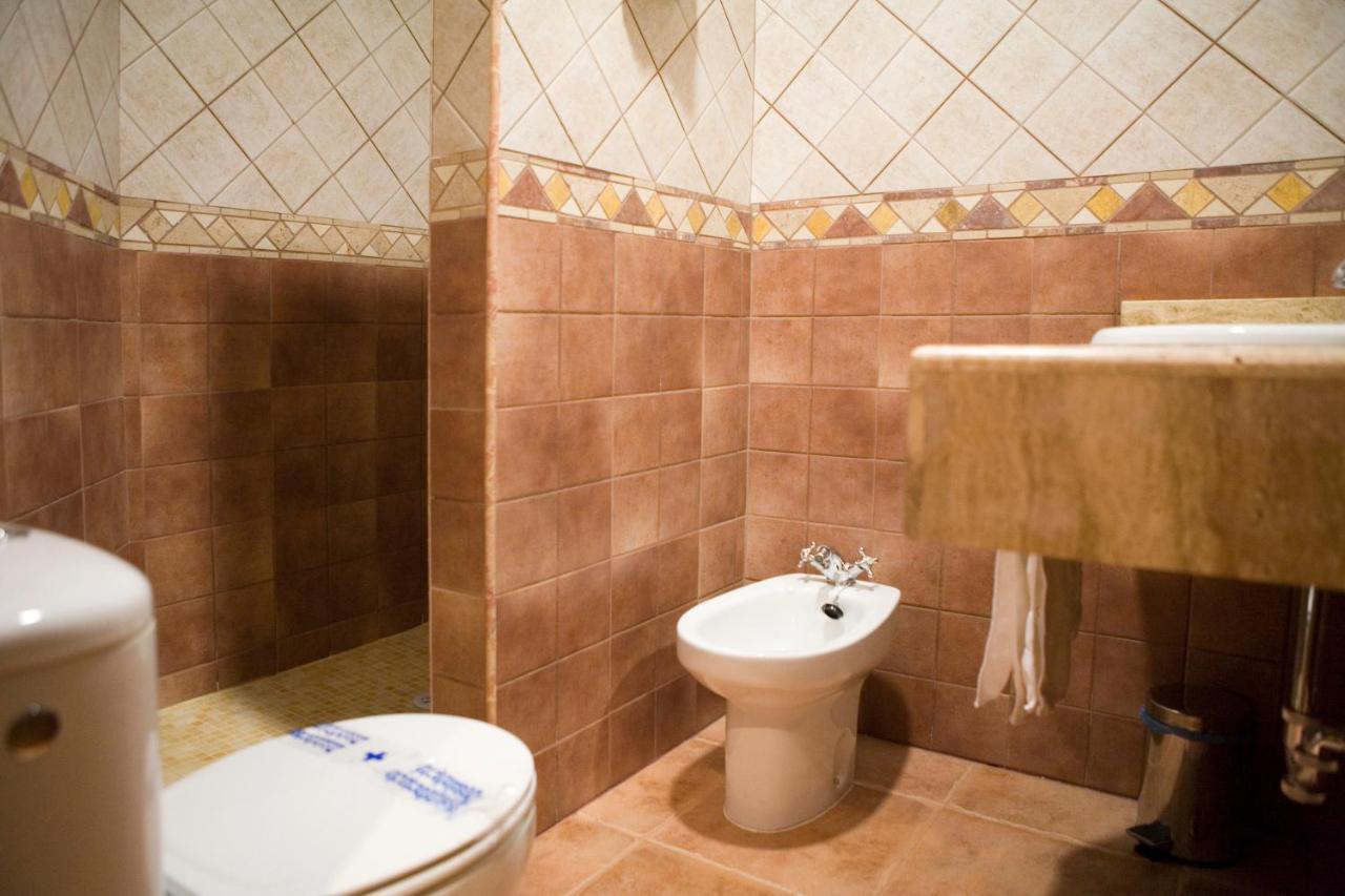 Hotel-Restaurante Cerrillo San Marcos Diezma Bagian luar foto